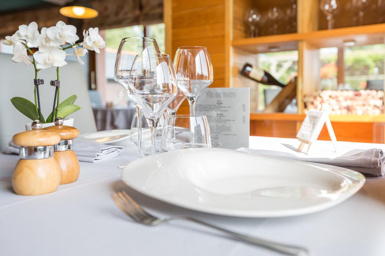 Logis Hotel Restaurant La Tour Dunieres Exterior photo