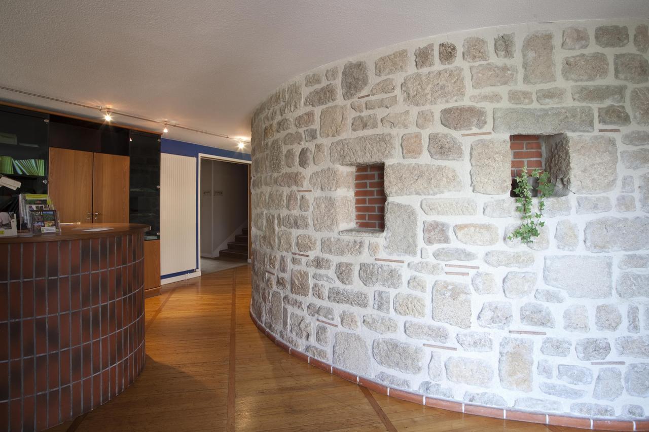 Logis Hotel Restaurant La Tour Dunieres Exterior photo