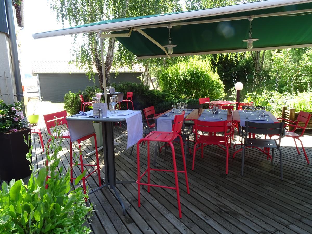 Logis Hotel Restaurant La Tour Dunieres Exterior photo